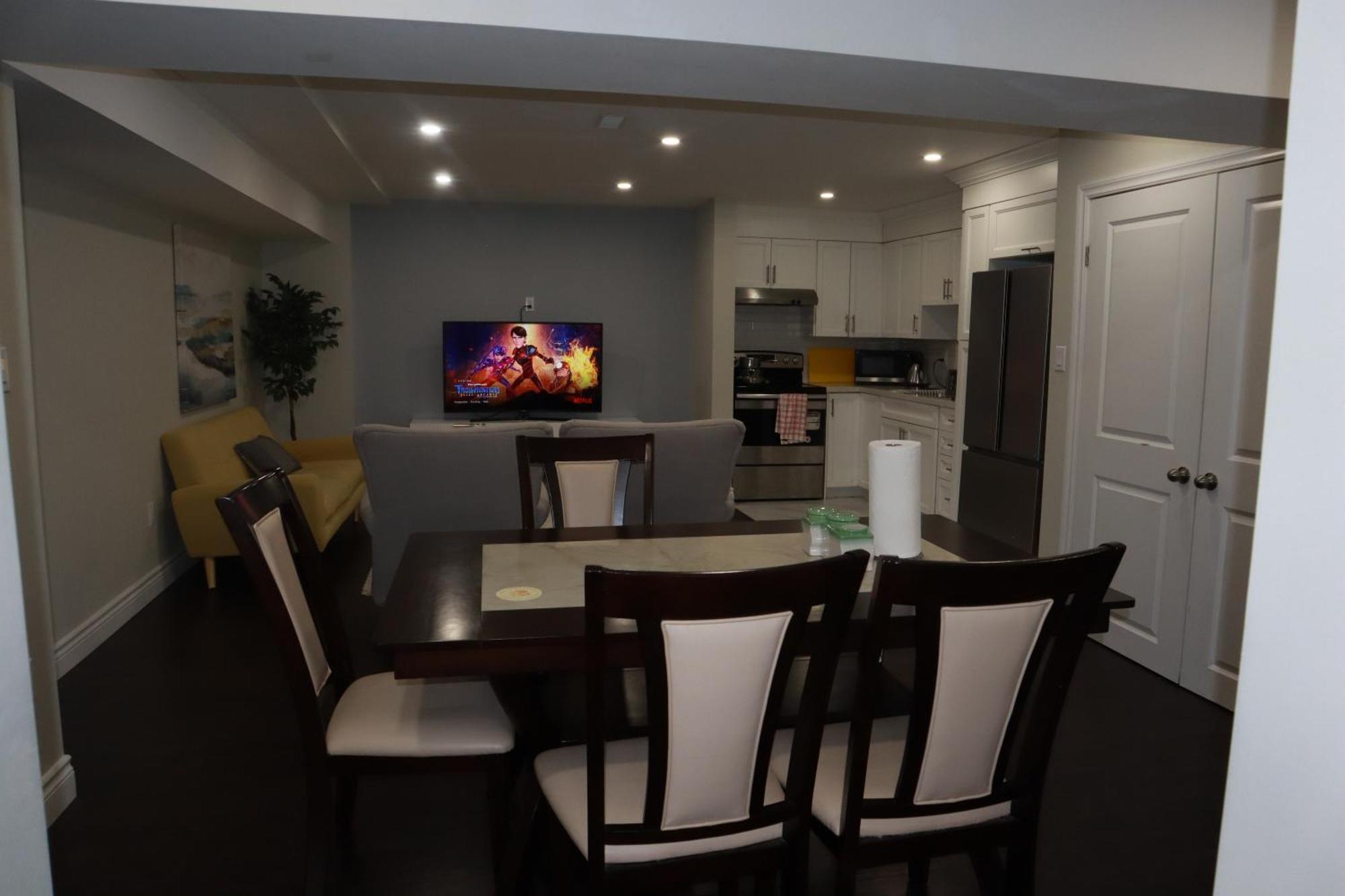 Stunning Furnished 2Bedroom/2Washroom Apartment Brampton Esterno foto