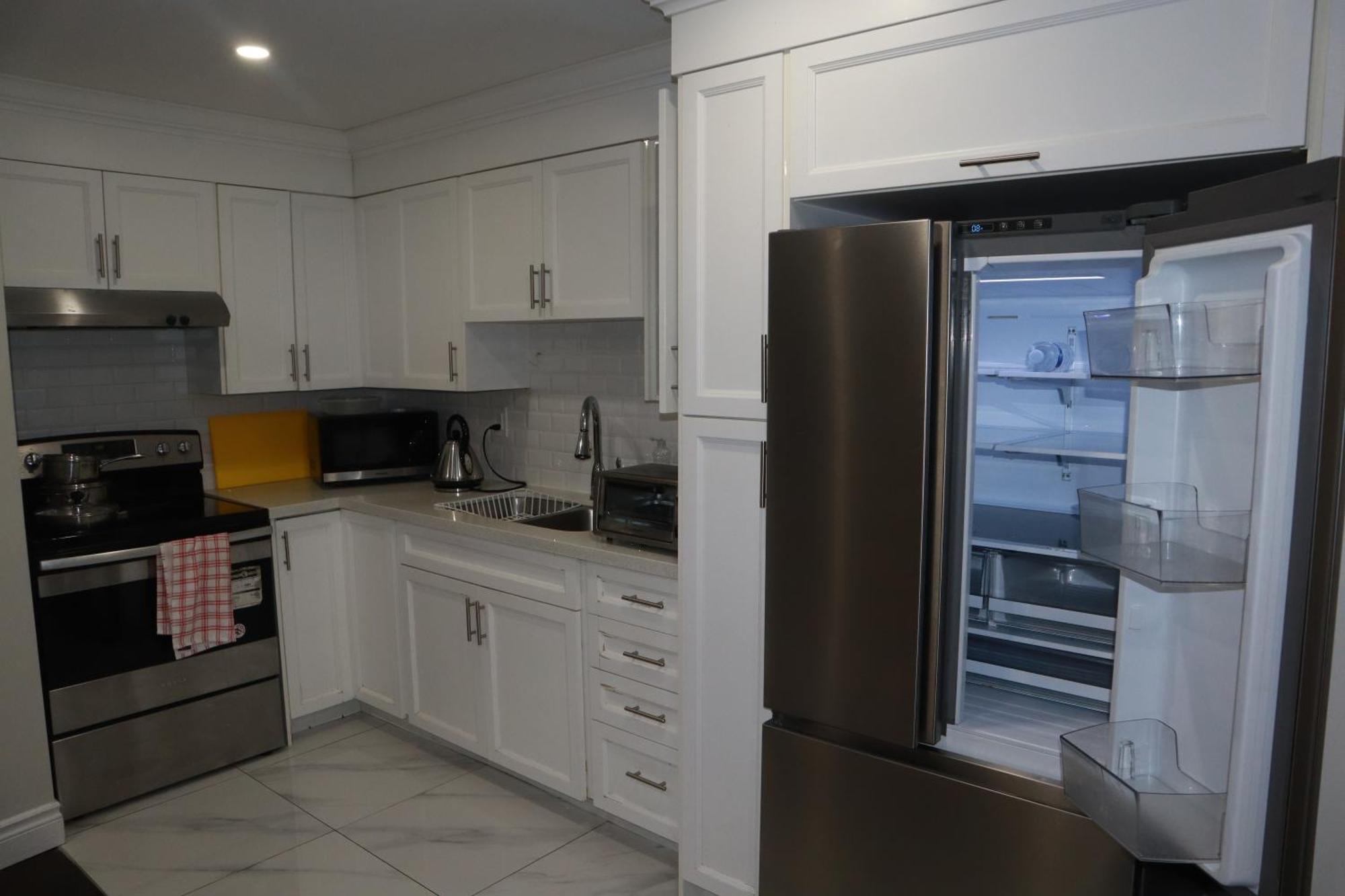 Stunning Furnished 2Bedroom/2Washroom Apartment Brampton Esterno foto
