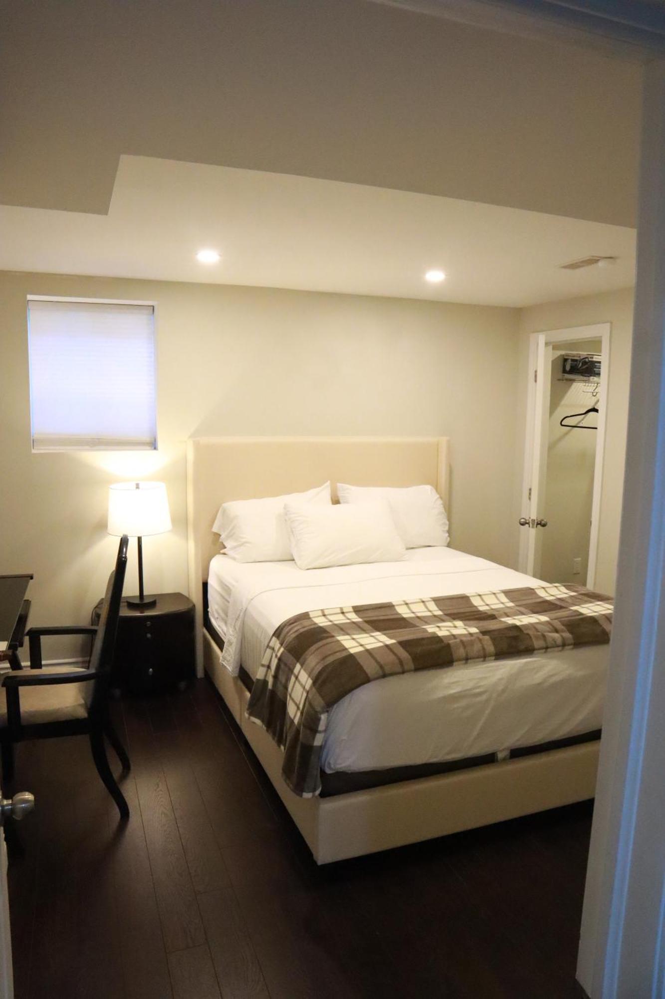 Stunning Furnished 2Bedroom/2Washroom Apartment Brampton Esterno foto