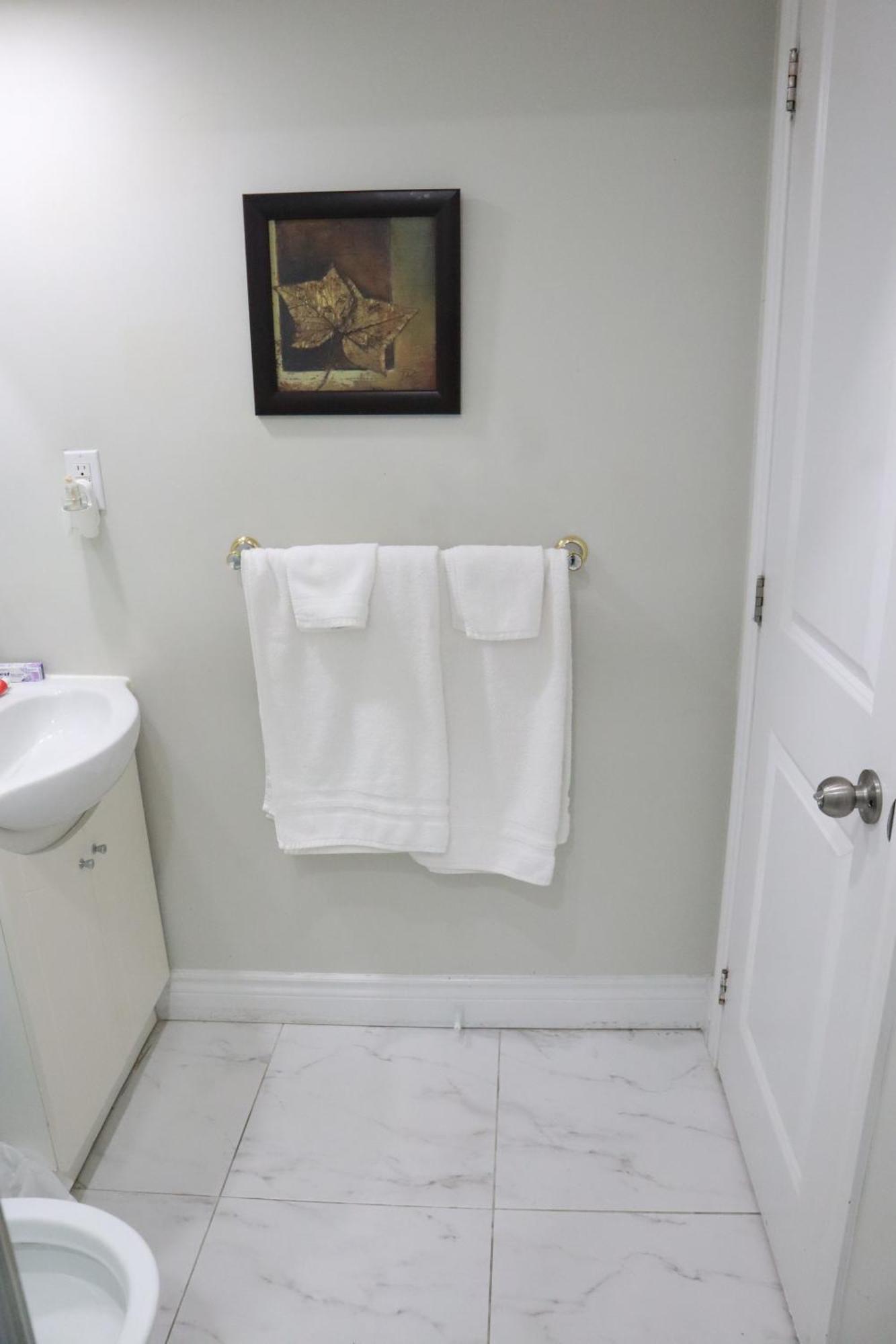 Stunning Furnished 2Bedroom/2Washroom Apartment Brampton Esterno foto