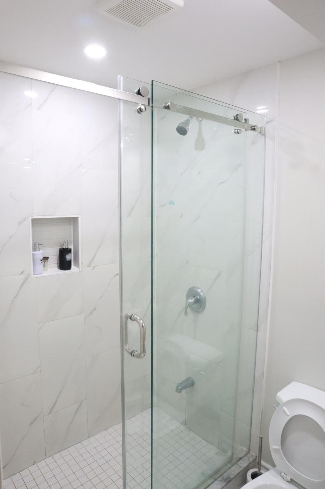Stunning Furnished 2Bedroom/2Washroom Apartment Brampton Esterno foto